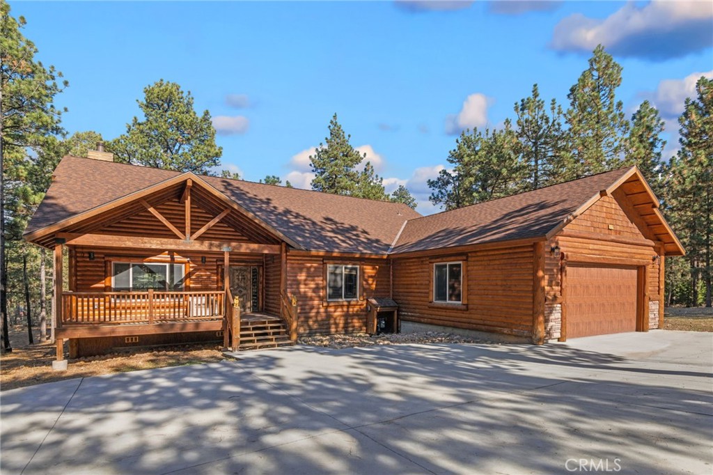 1520 Fallbrook Court Property Photo 1