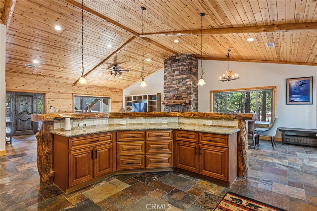 1520 Fallbrook Court Property Photo 10