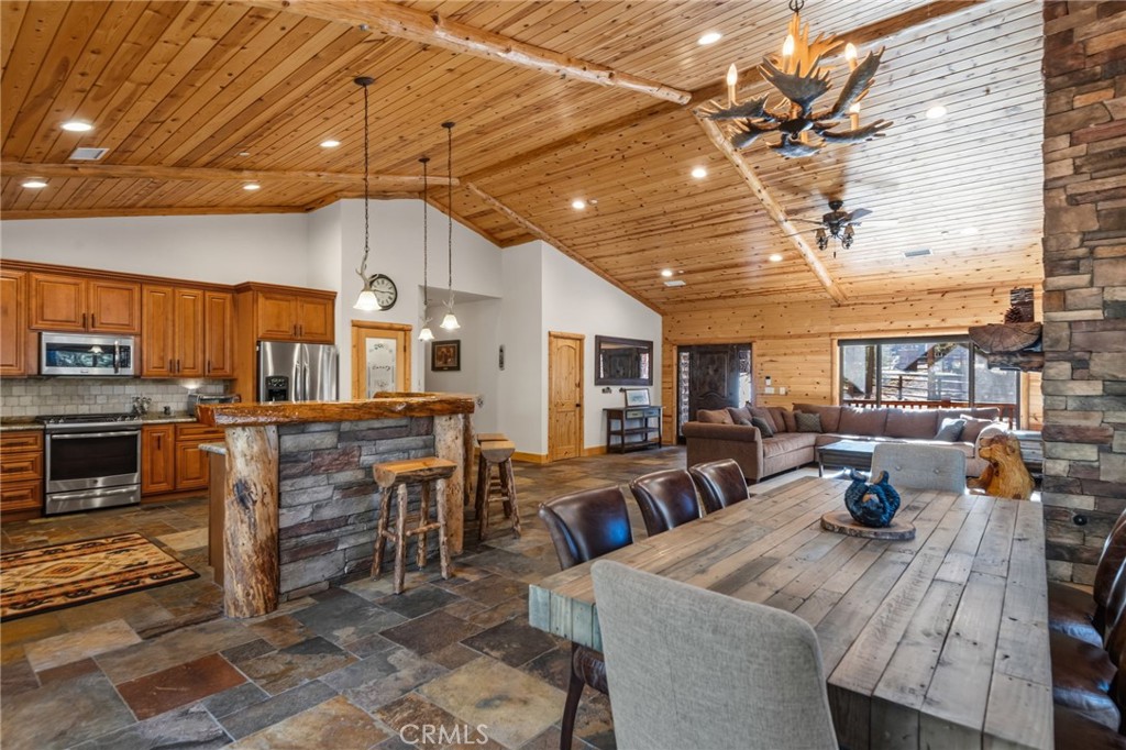 1520 Fallbrook Court Property Photo 15