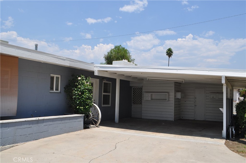 1321 Campus Avenue Property Photo 3