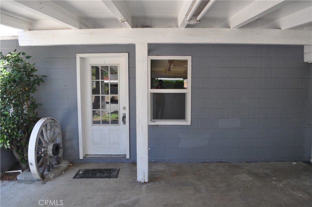 1321 Campus Avenue Property Photo 4