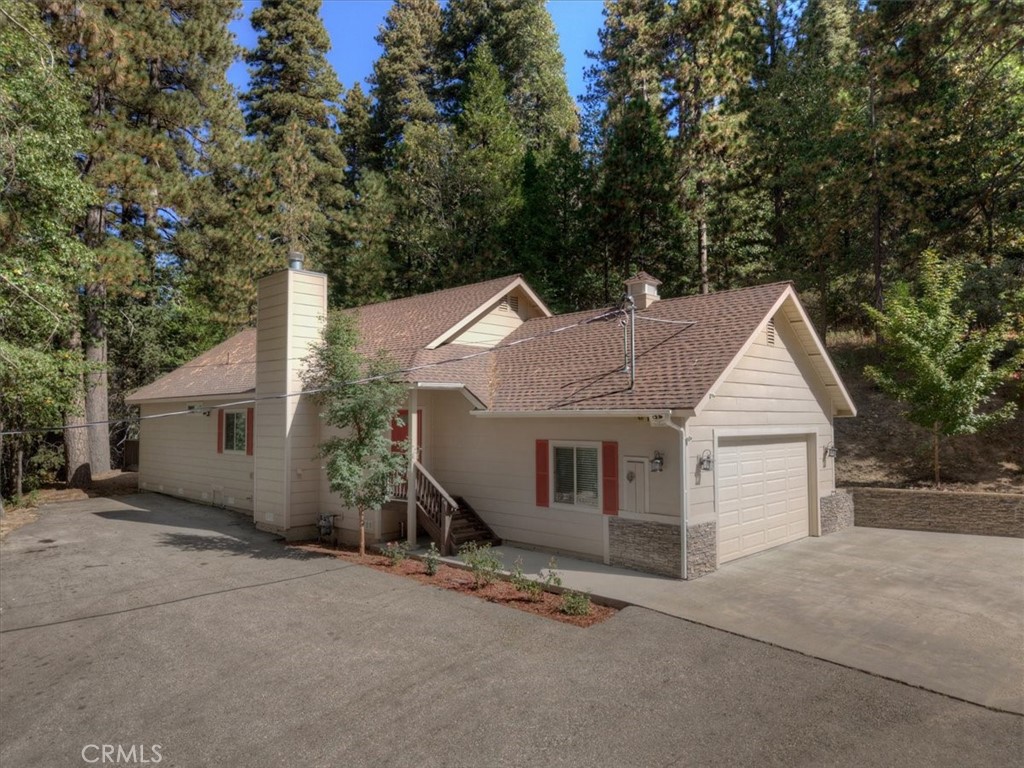 411 Grass Valley Property Photo 2
