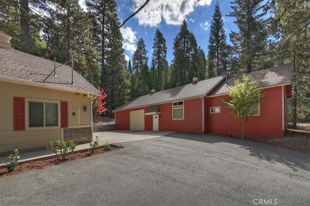 411 Grass Valley Property Photo 4