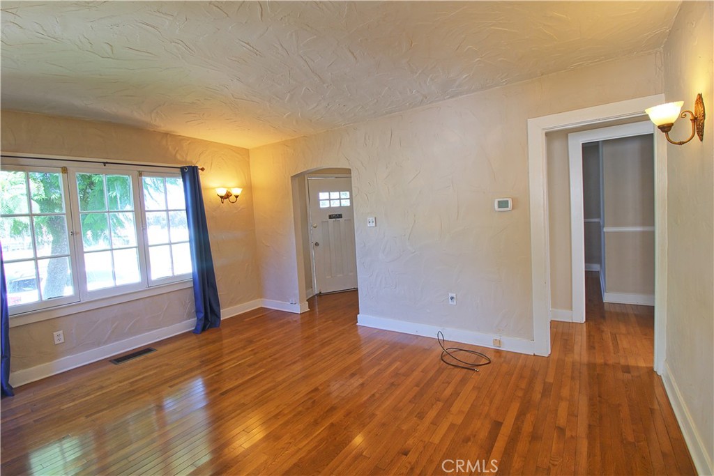 304 Normandie Court Property Photo 6
