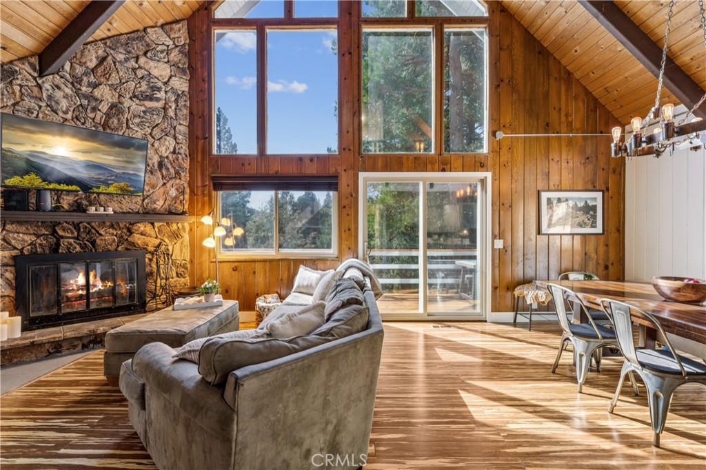 401 Grass Valley Property Photo 3