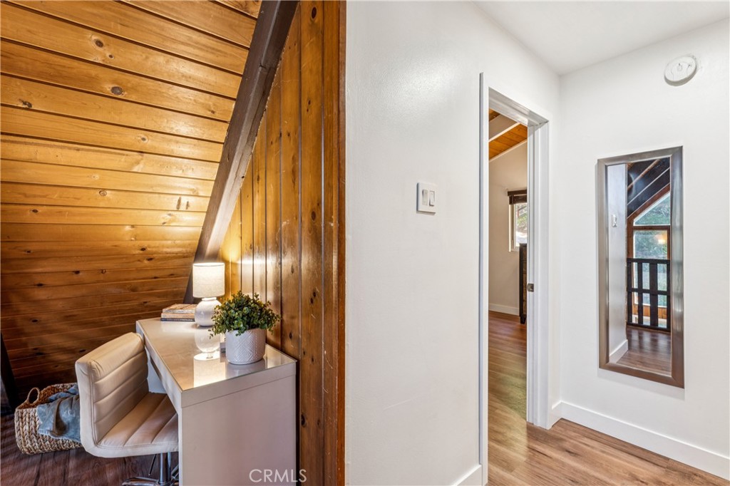 401 Grass Valley Property Photo 16