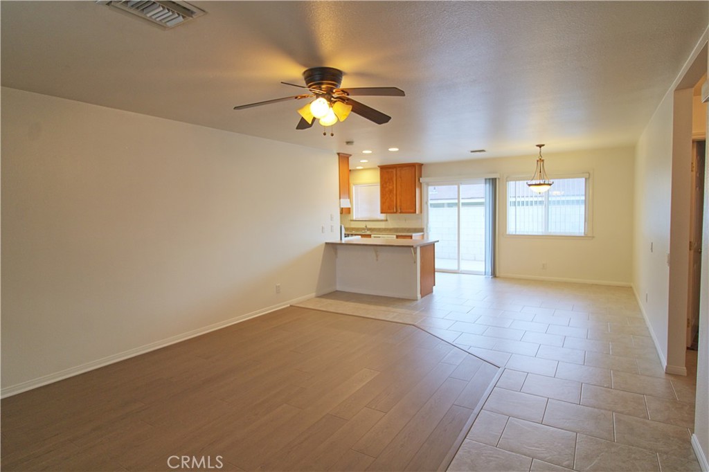 384 N Murray Property Photo 2