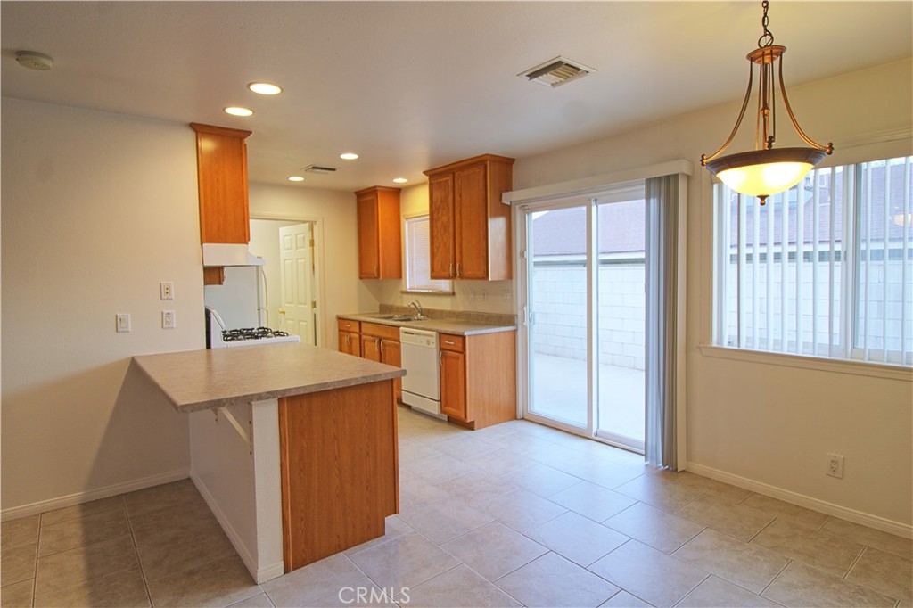 384 N Murray Property Photo 5