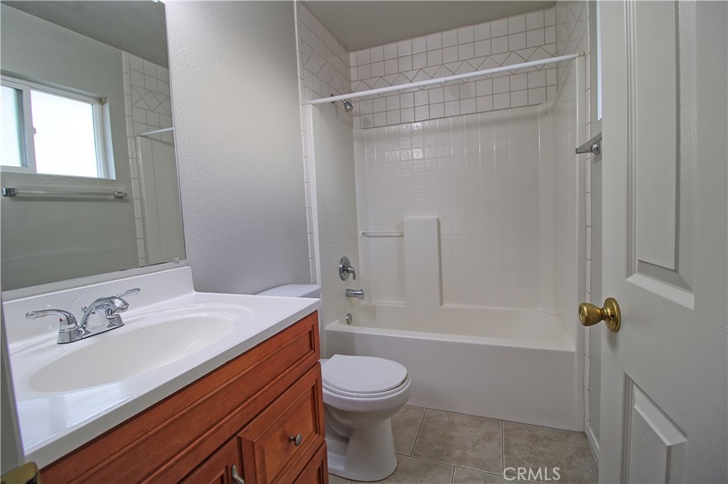384 N Murray Property Photo 11