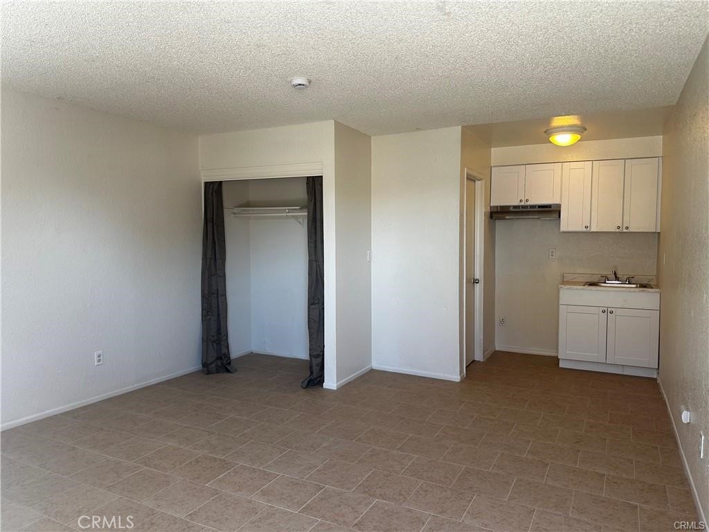 11661 White 07 Property Photo 2