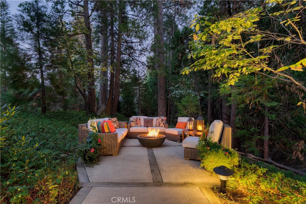 27465 Meadow Bay Drive Property Photo 4