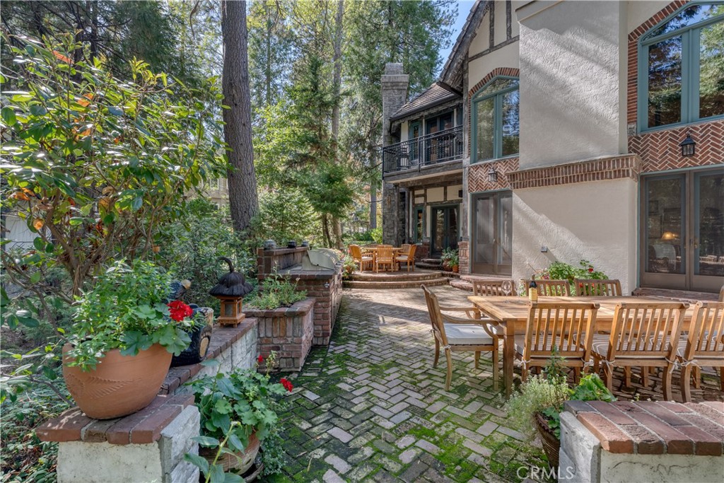 27465 Meadow Bay Drive Property Photo 8