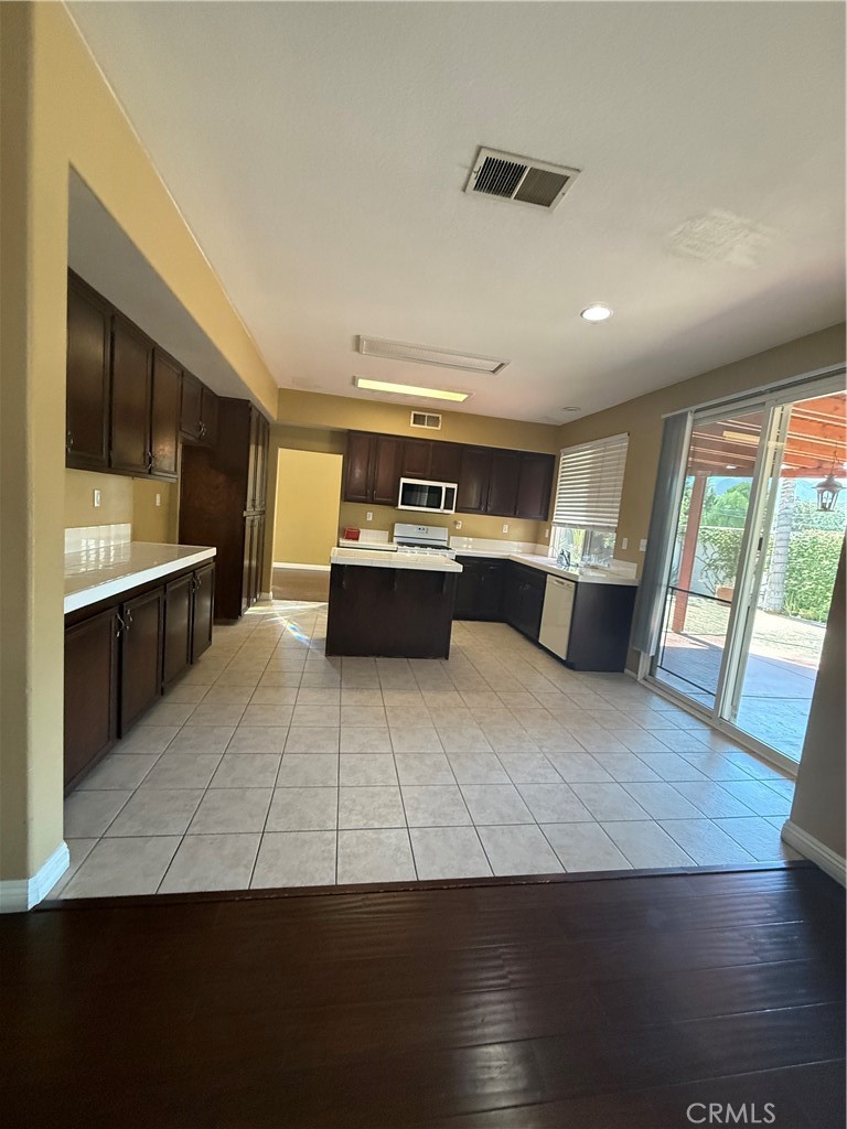 3516 Ash Property Photo 8