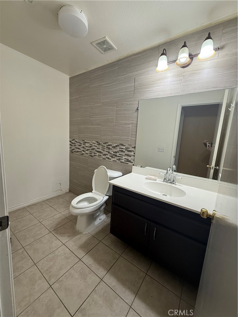 3516 Ash Property Photo 10