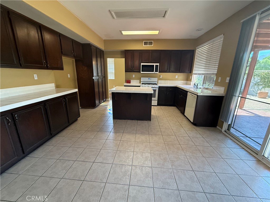 3516 Ash Property Photo 12