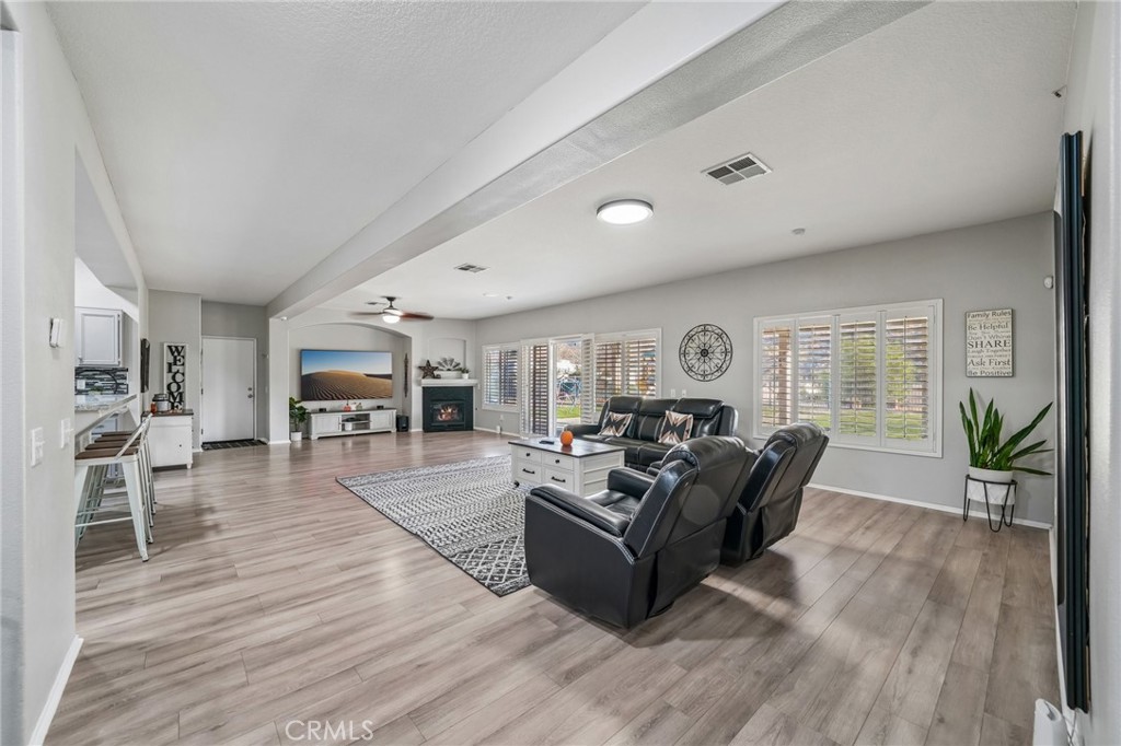 1410 Charles Property Photo 8
