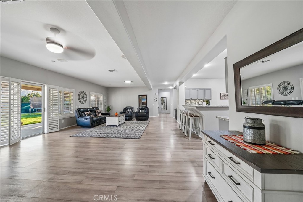 1410 Charles Property Photo 12