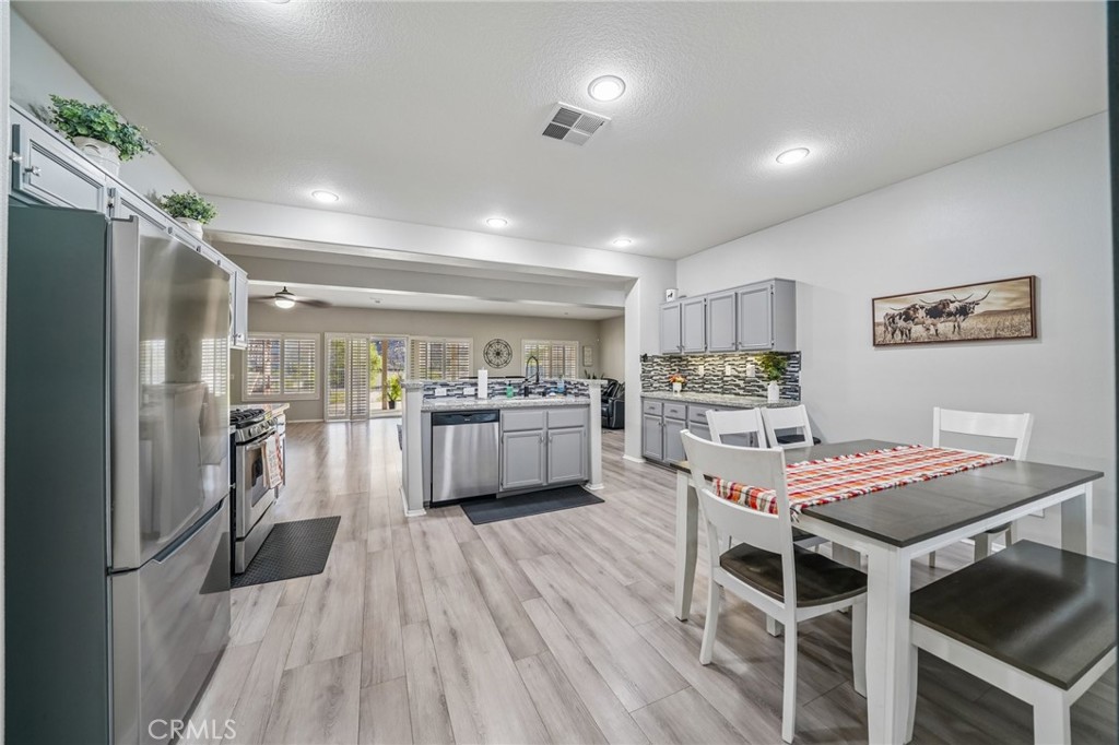 1410 Charles Property Photo 16