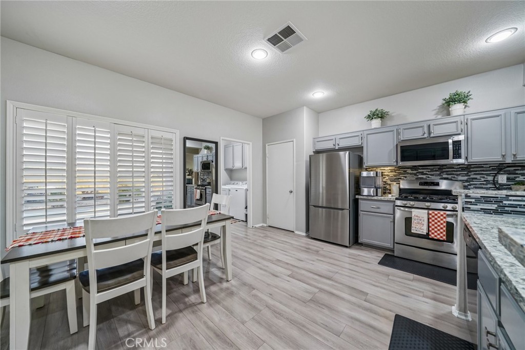 1410 Charles Property Photo 17