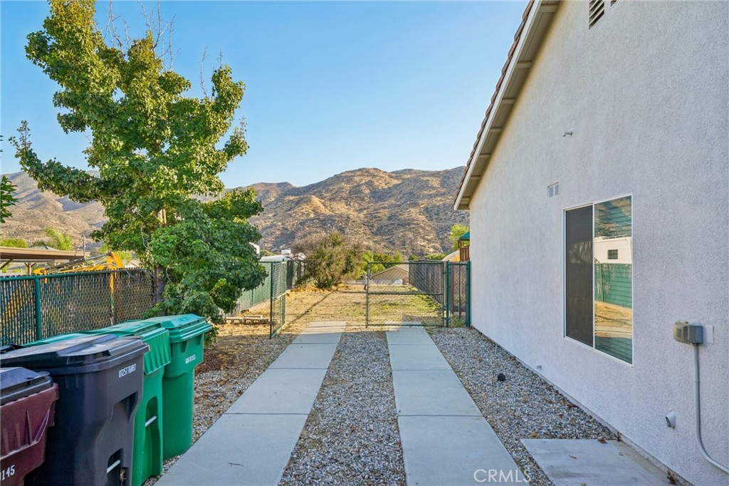 1410 Charles Property Photo 32
