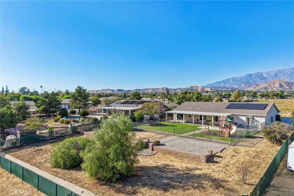 1410 Charles Property Photo 37