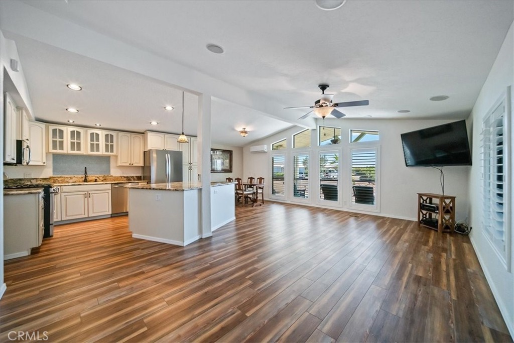 551 Beach Property Photo 10