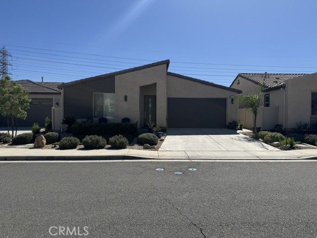 1661 Village Green Property Photo 2