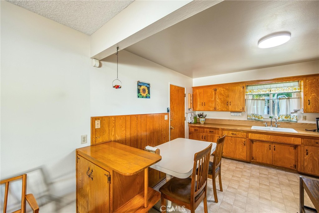 1319 Stillman Property Photo 5
