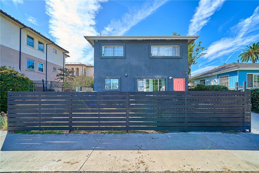 3011 S West View Property Photo 2