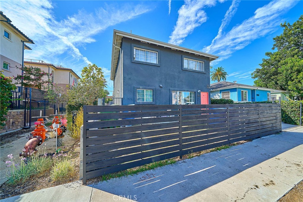 3011 S West View Property Photo 3