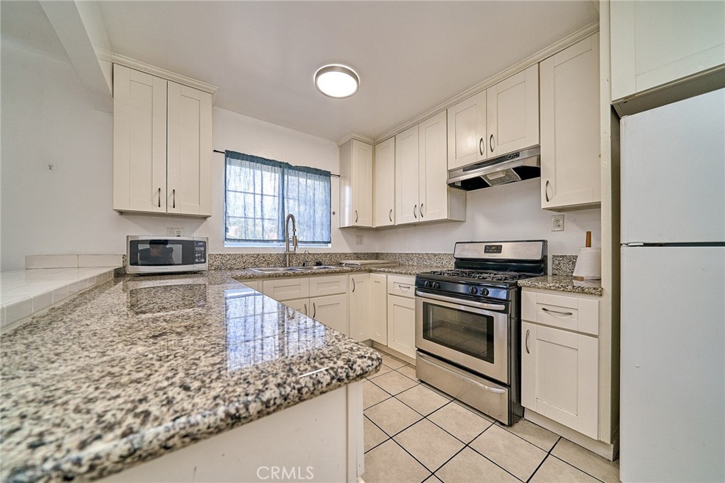 3011 S West View Property Photo 10