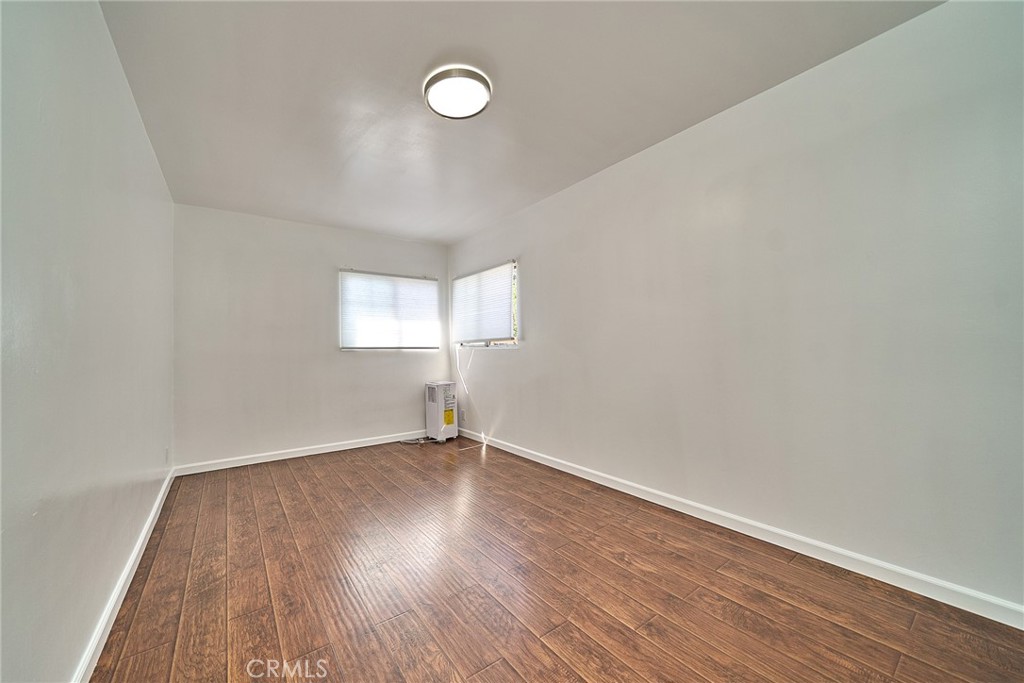 3011 S West View Property Photo 12