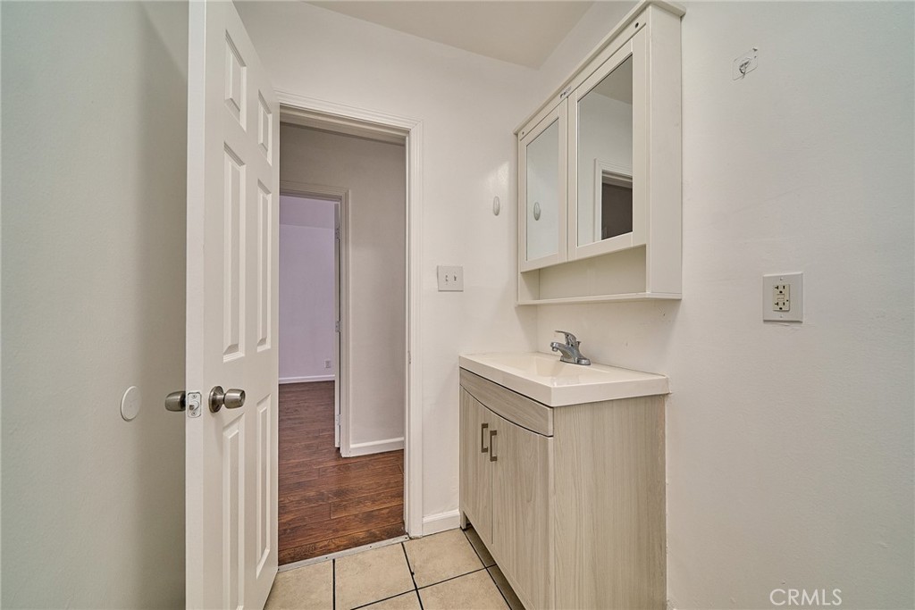 3011 S West View Property Photo 17