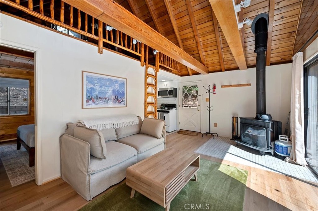 43051 Monterey Property Photo 11