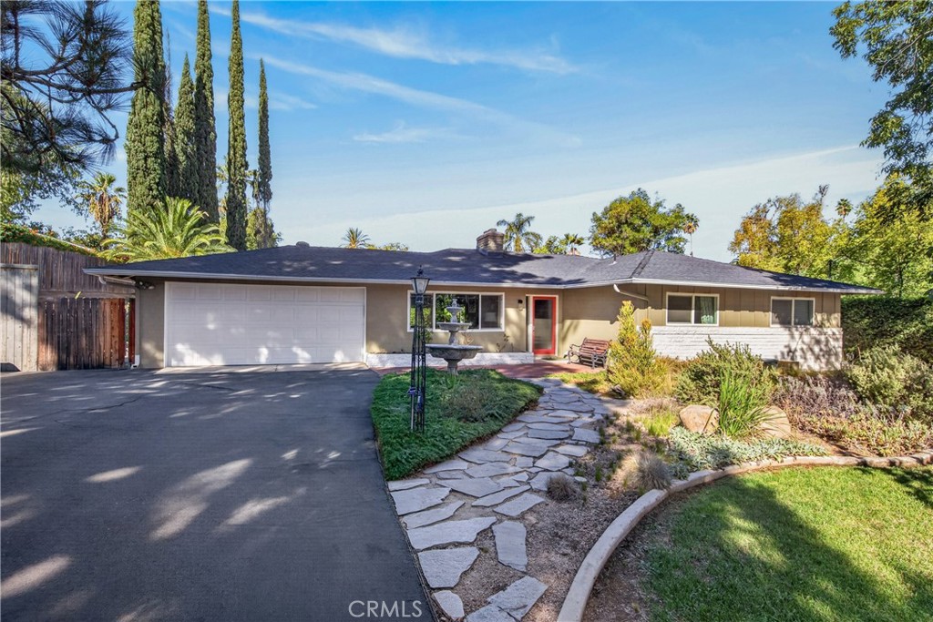 1606 Halsey Street Property Photo 1