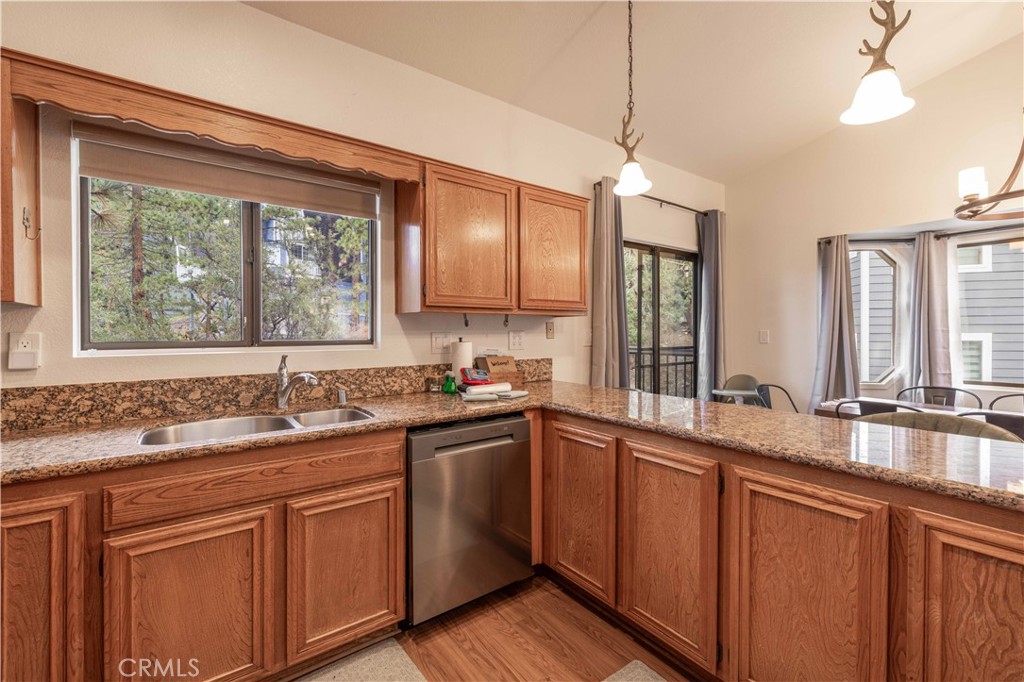 820 Villa Grove Property Photo 7