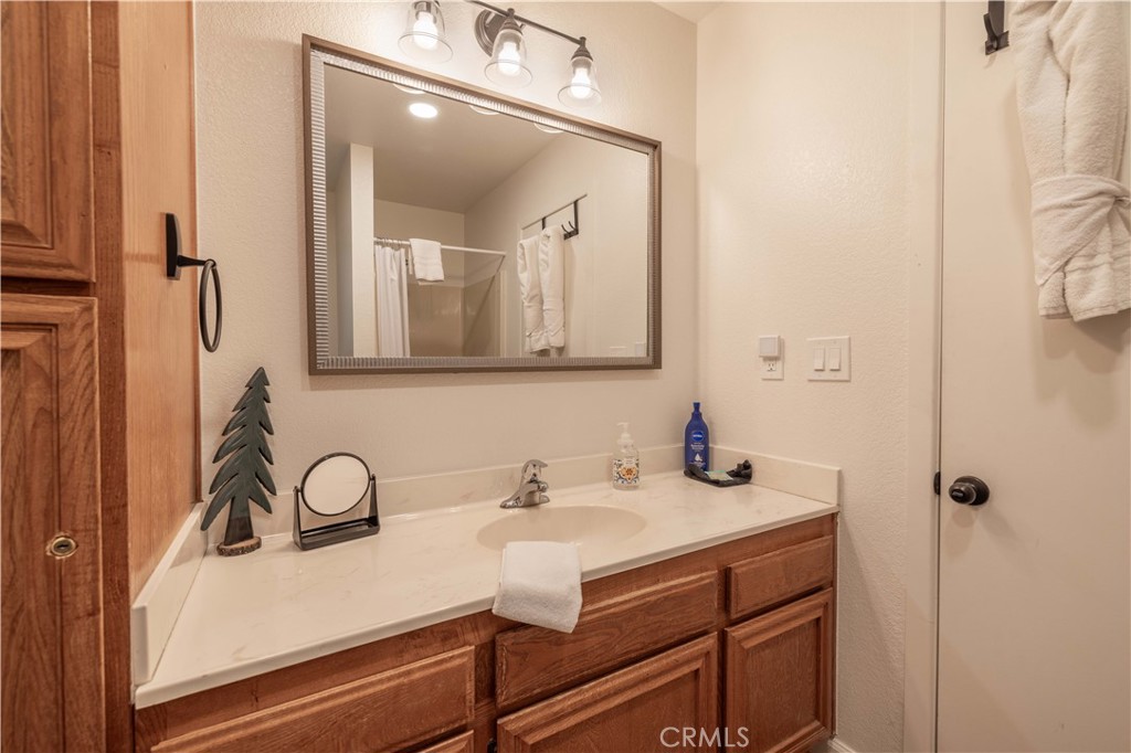 820 Villa Grove Property Photo 15