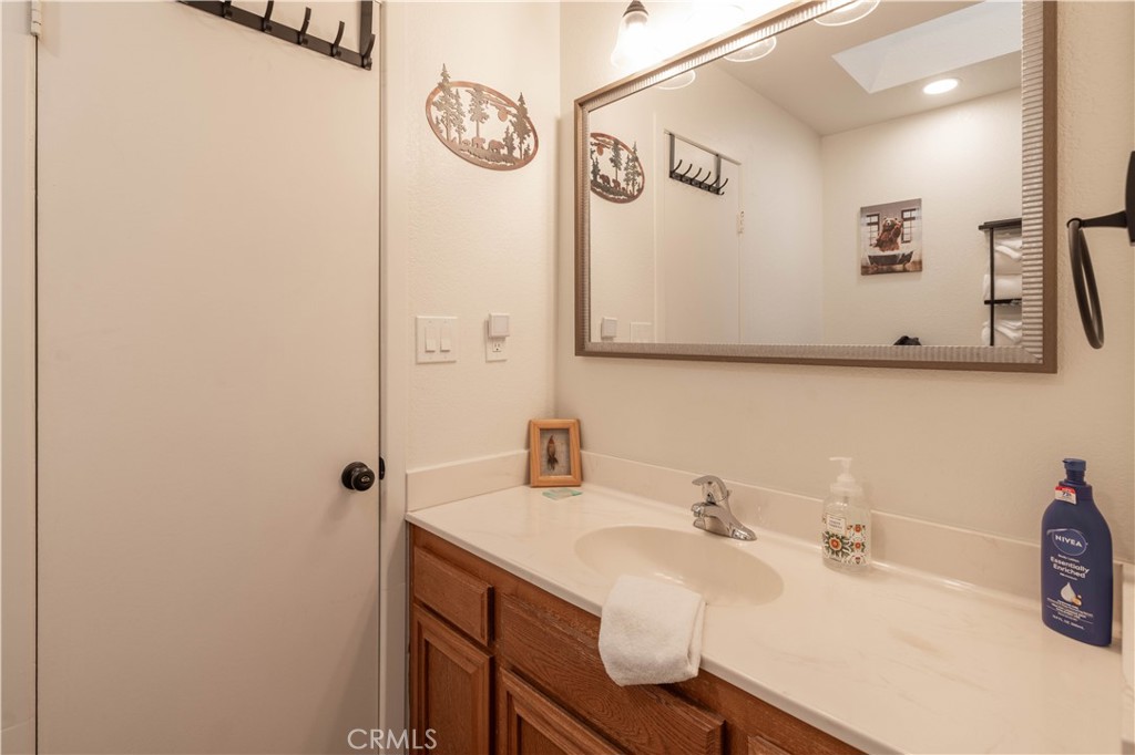 820 Villa Grove Property Photo 21