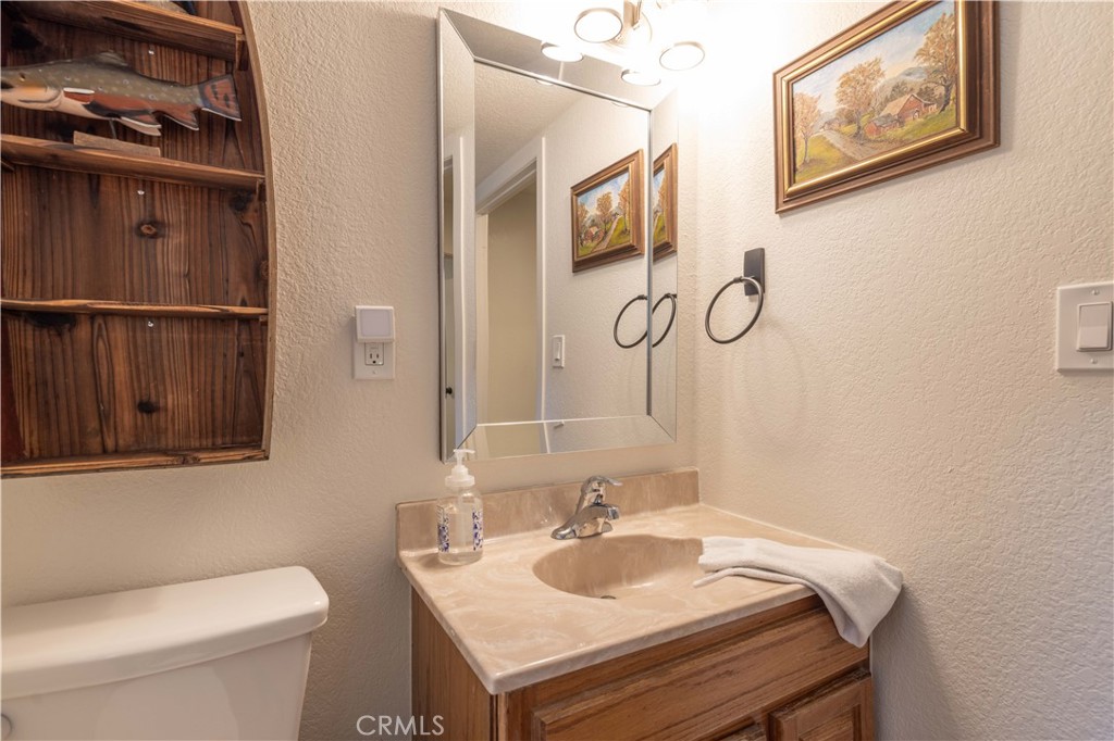 820 Villa Grove Property Photo 26
