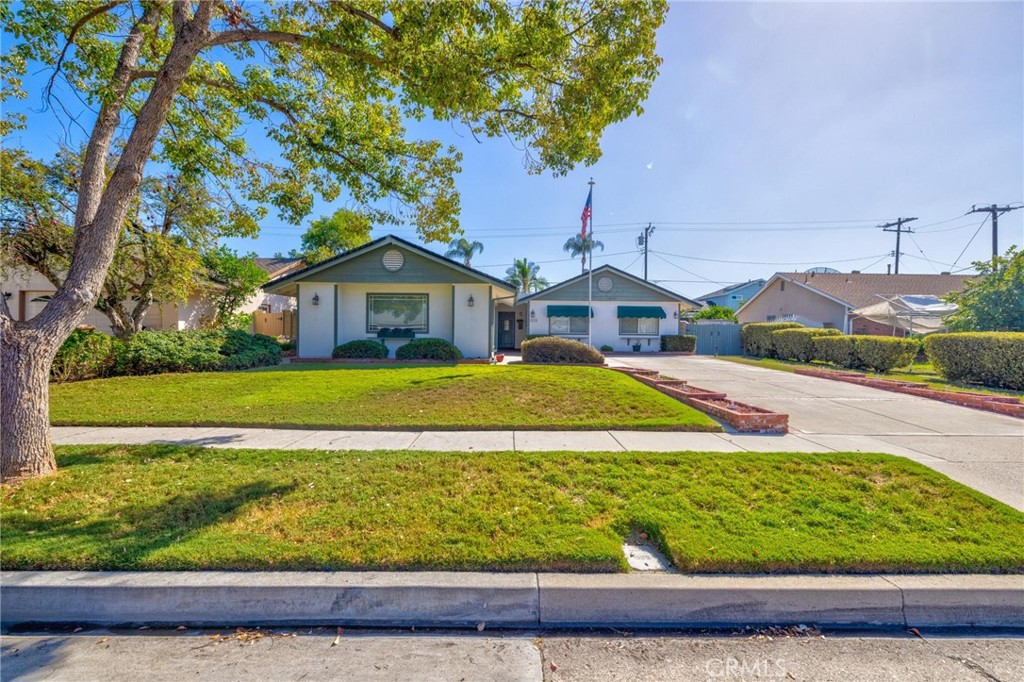 2212 Hartford Property Photo 1