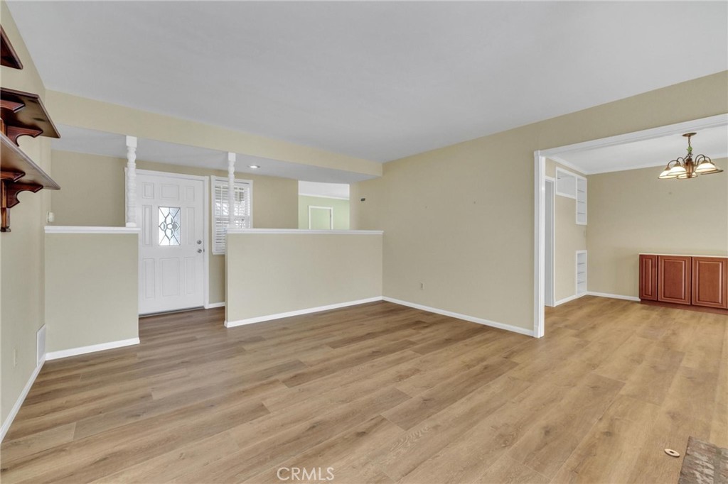 2212 Hartford Property Photo 5