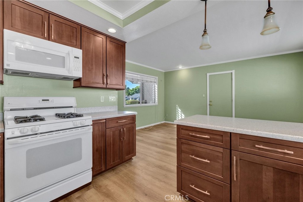 2212 Hartford Property Photo 12