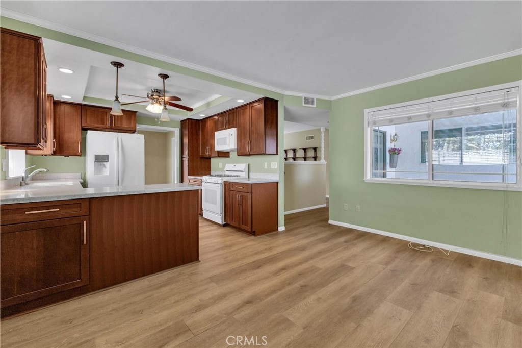 2212 Hartford Property Photo 16