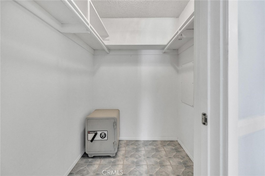 2212 Hartford Property Photo 29