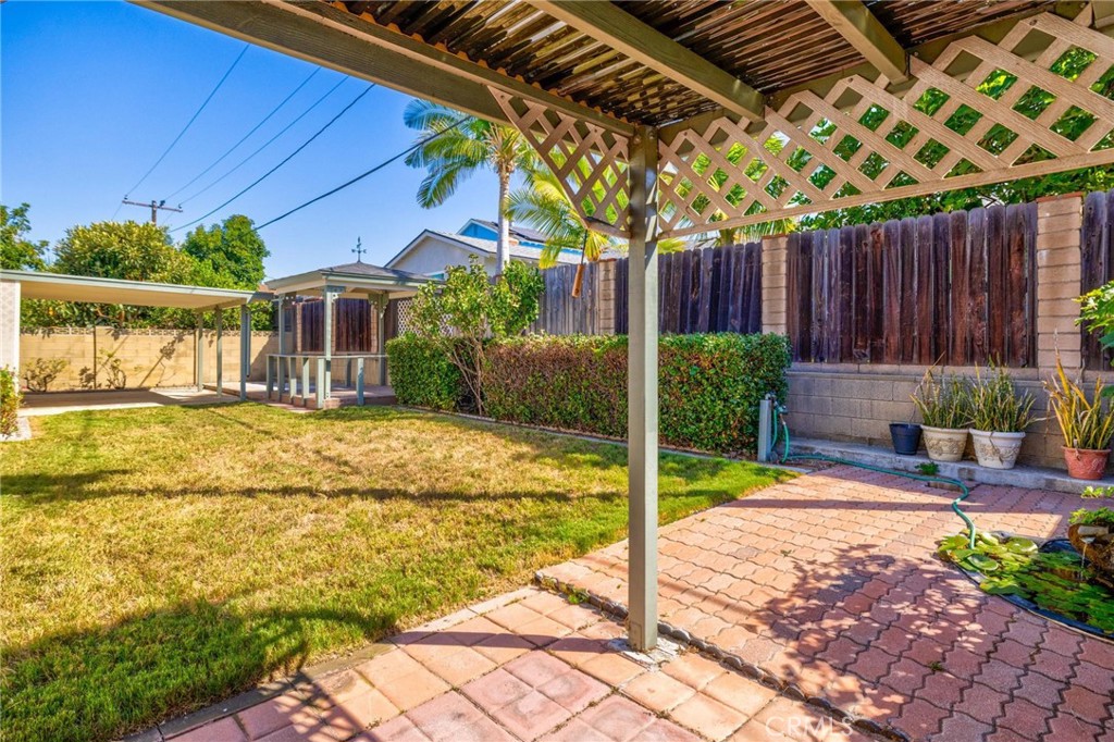 2212 Hartford Property Photo 31