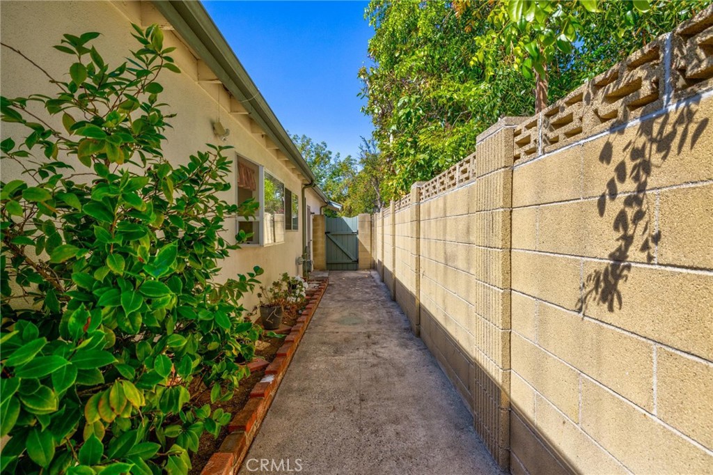 2212 Hartford Property Photo 34