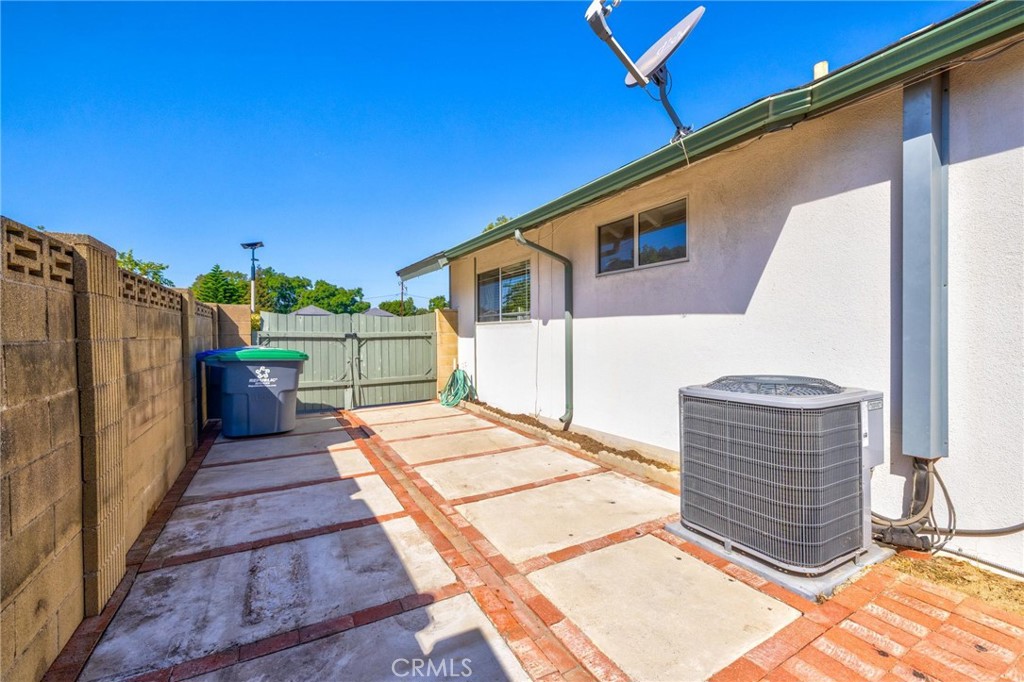 2212 Hartford Property Photo 37