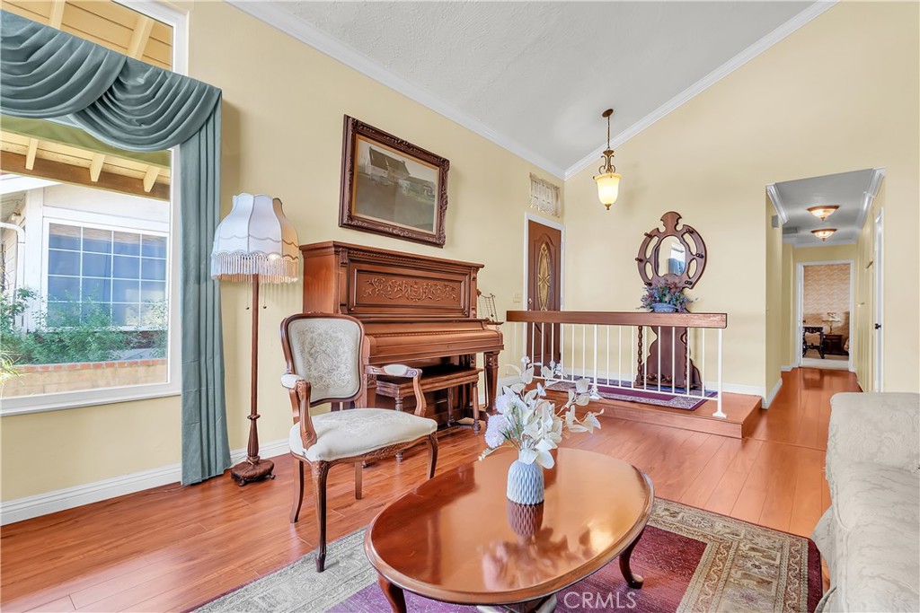 1456 Tam O Shanter Property Photo 4