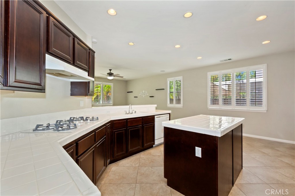 11111 Evergreen Property Photo 5