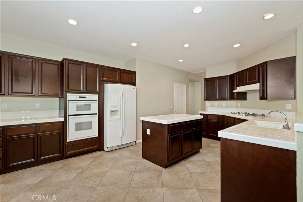 11111 Evergreen Property Photo 7